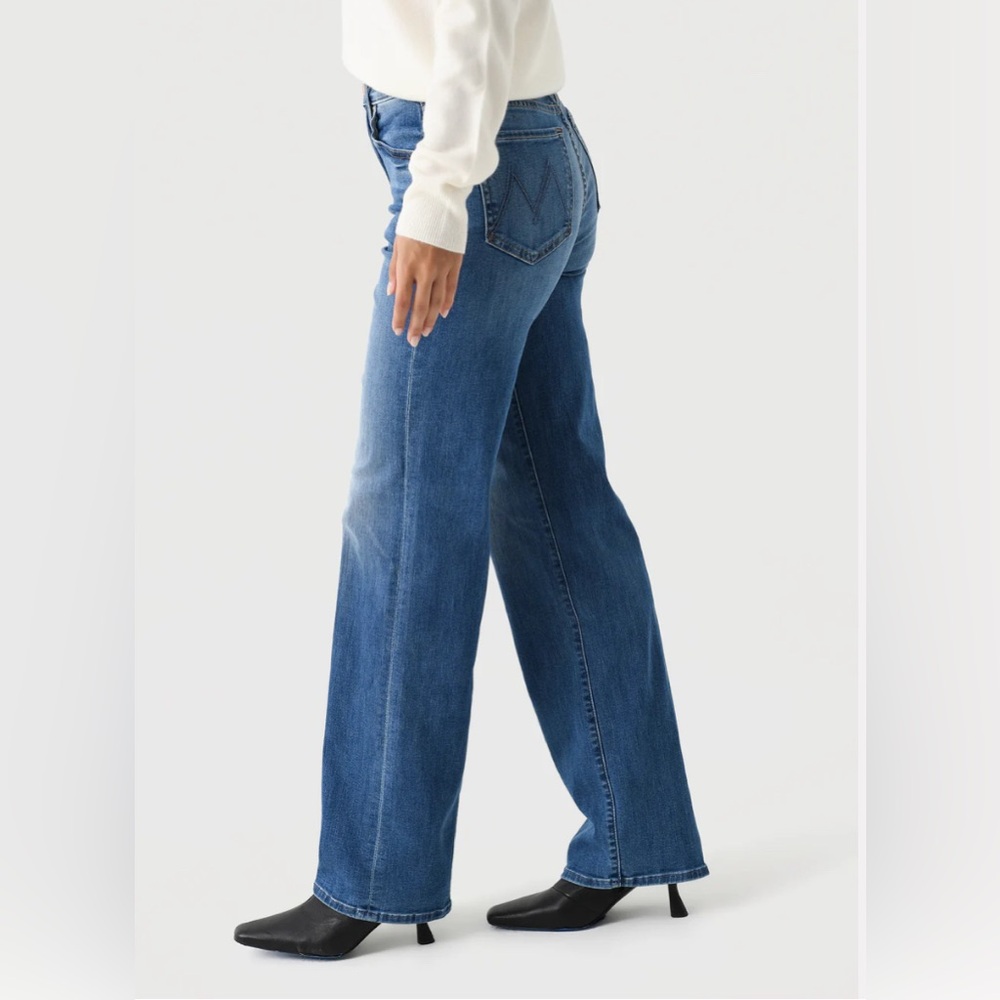 MOTHER The Rambler Zip Sneak
Classic Blue Wide Leg Jeans